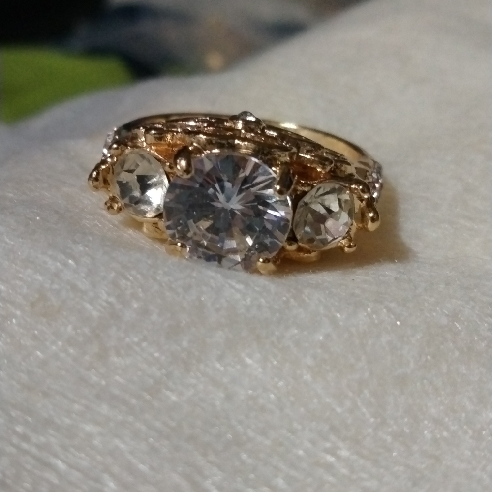 cocktail ring size 6 NWT (sku 520)
